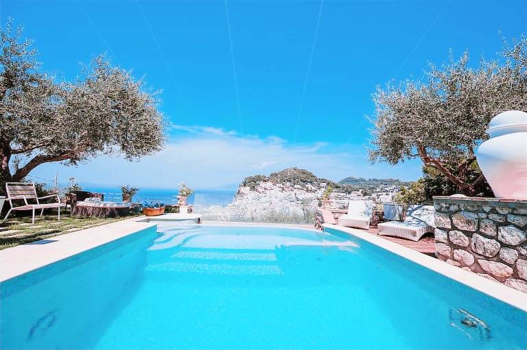 Villa  Capri