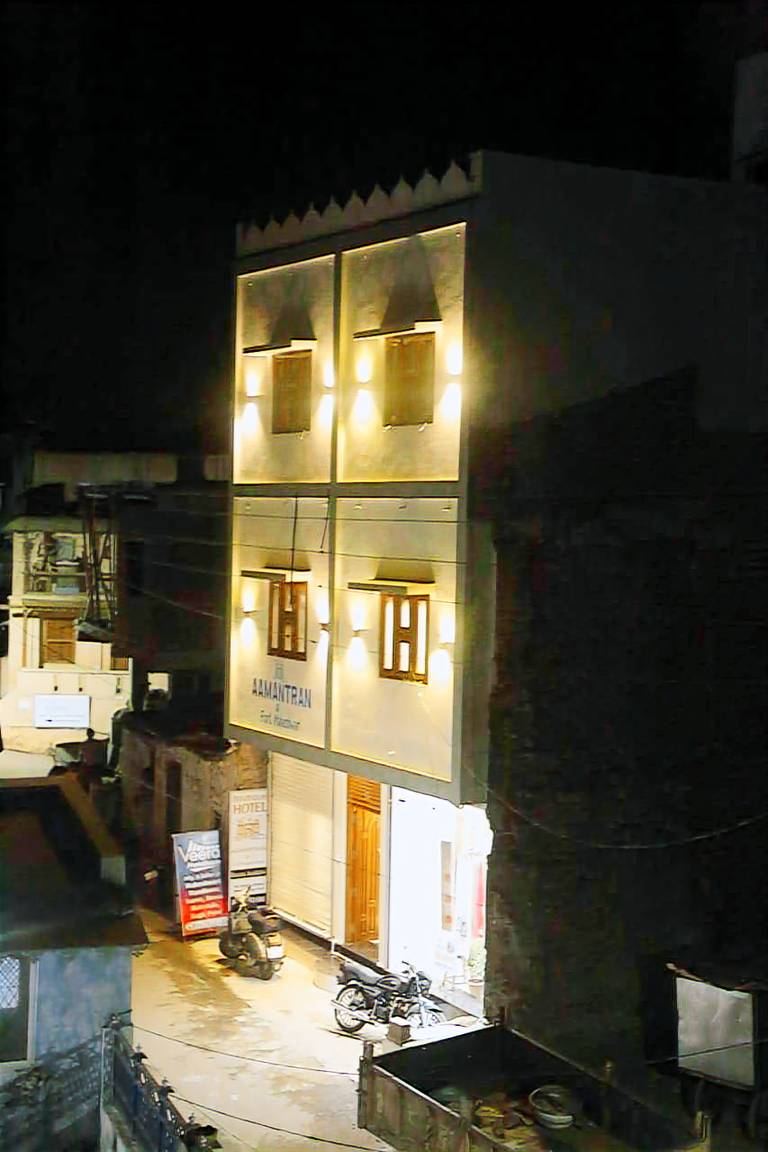 Aamantran at Fort Maheshwar