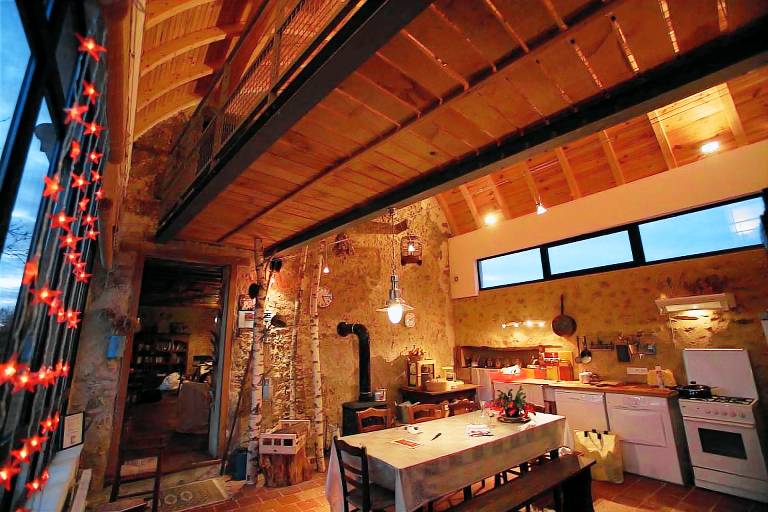 Gite with patio & yard — photo 4