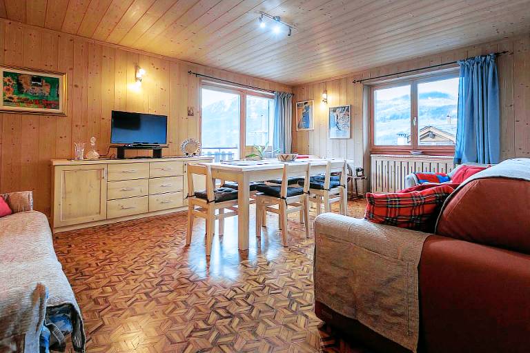 Chalet with patio, garden & fast internet | Mountain view | Perfect for remote work | Pets are welcome — photo 3