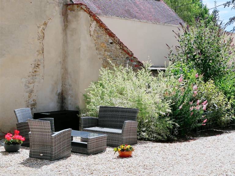 Renovated charming house with garden, air conditioning, Wi-Fi, pets allowed in Troyes