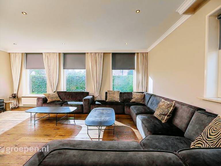 House with yard & patio | Pets allowed — photo 2