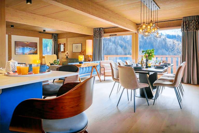 4 star chalet for 11 (9 adults) -sauna, hot tub, home cinema - OVO Network — photo 2