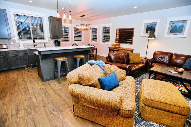 Home on the Range - Premium Golf Course Home - Pet Friendly - Upgraded Finishes — photo 3