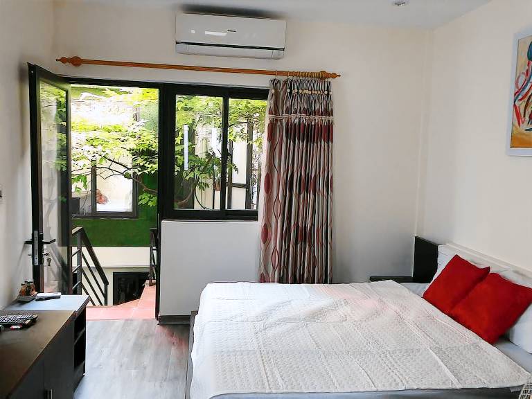 Pension Hoàng Văn Thụ