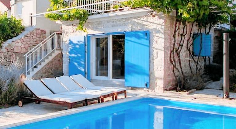 House with BBQ, yard & patio in Vodice