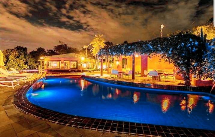 Serviced apartment with patio, pool & garden — photo 3