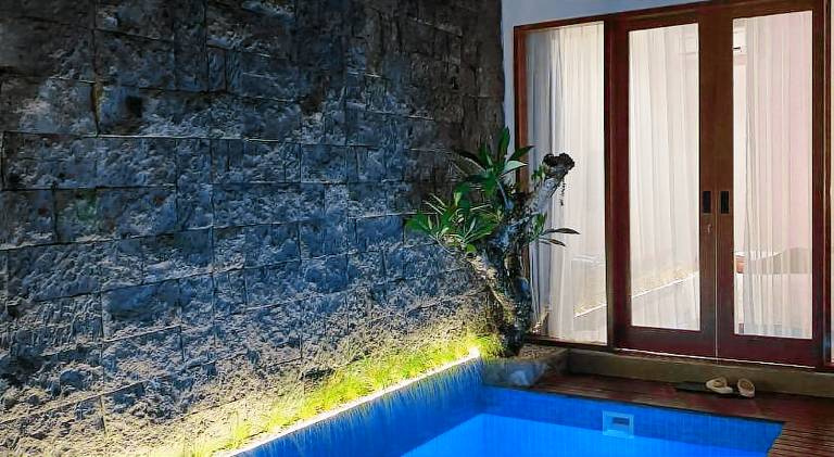 Villa with pool & patio | Pets are welcome — photo 3
