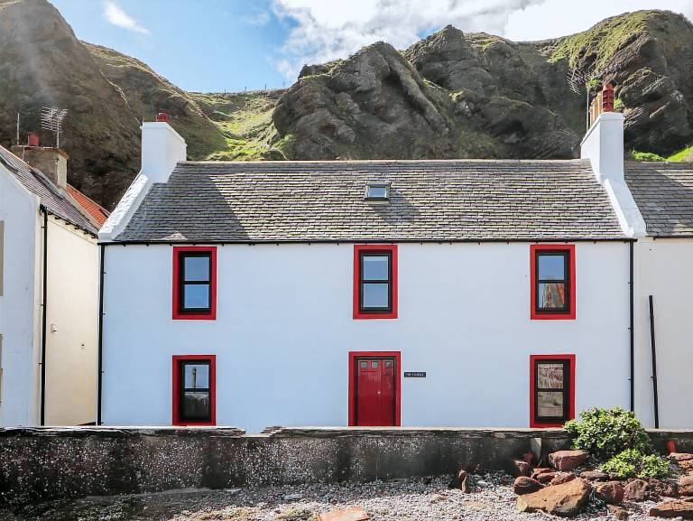 Cottage  Crovie