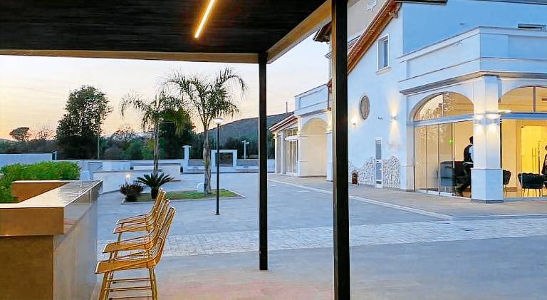 Farm with patio, garden & hot tub in Caserta