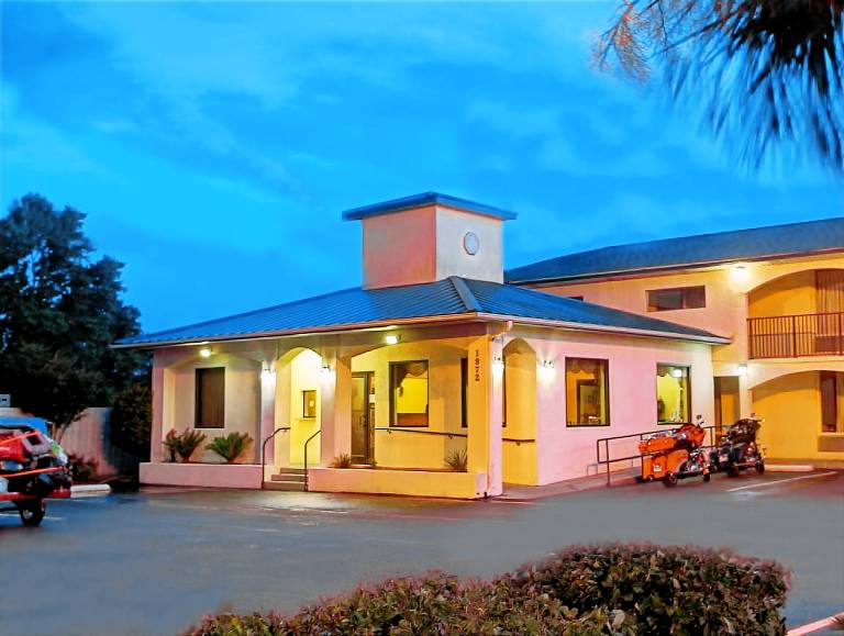 Super 8 By Wyndham Walterboro in Walterboro, SC