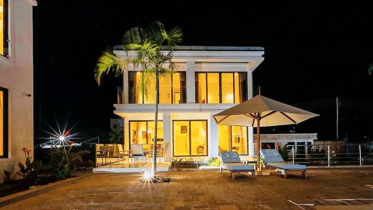 Vila Diani Beach