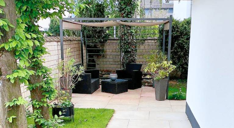 Holiday apartment with grill, patio & garden in Cologne
