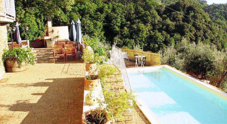 Rental apartment with grill, pool & terrace — photo 4