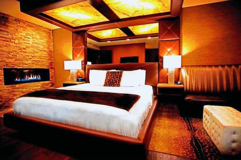 The Champagne Lodge & Luxury Suites