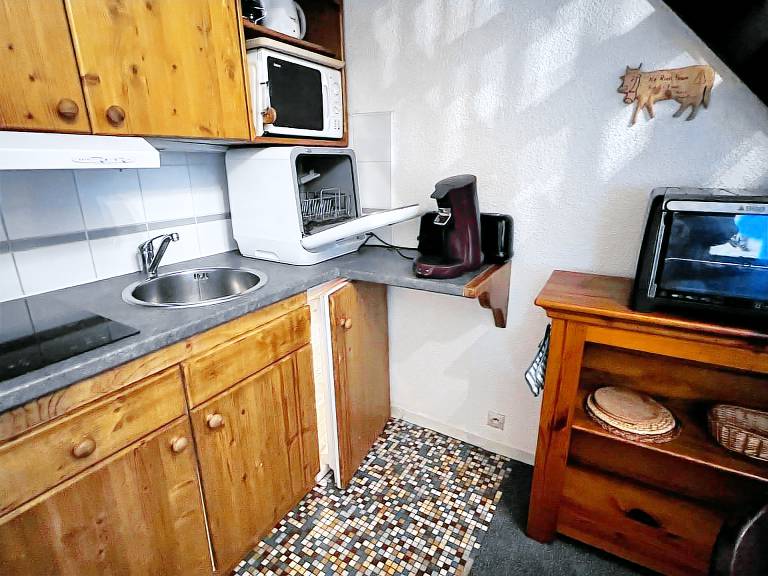 Sunny mezzanine studio in Morzine - Pets allowed — photo 3