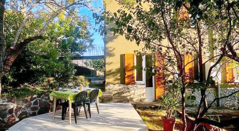 Holiday apartment with 2 rooms for 4 persons in La Spezia