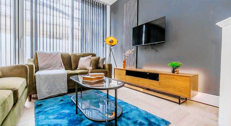 Perfect Holiday Apartment I 3 Bedroom I Next To Beach I Sleep 10 in Brighton