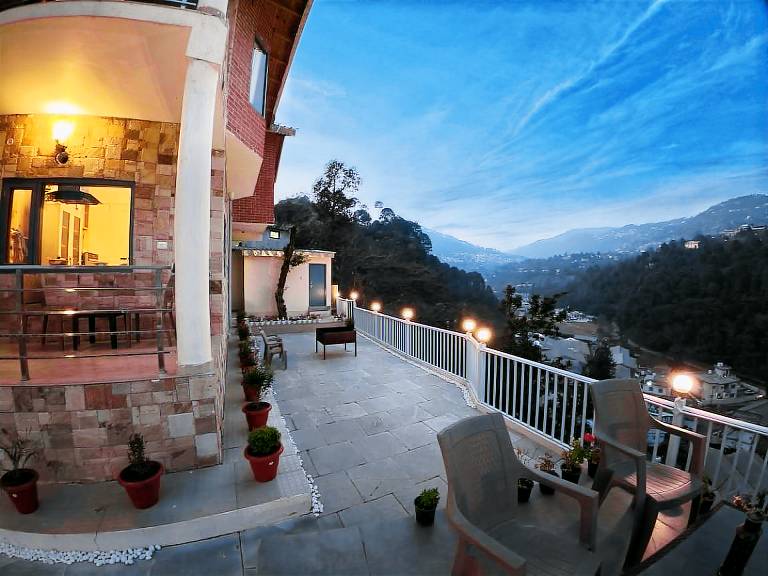 Villa with BBQ & yard — photo 3