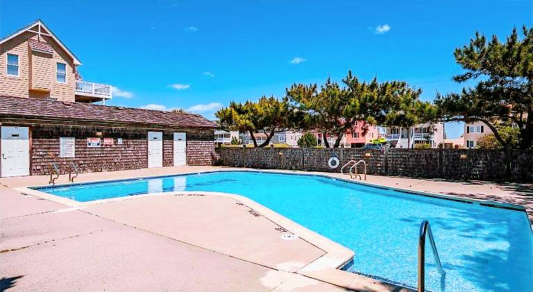 LUX Semi-Oceanfront, Pool, Hot Tub, Games, Pets — photo 4