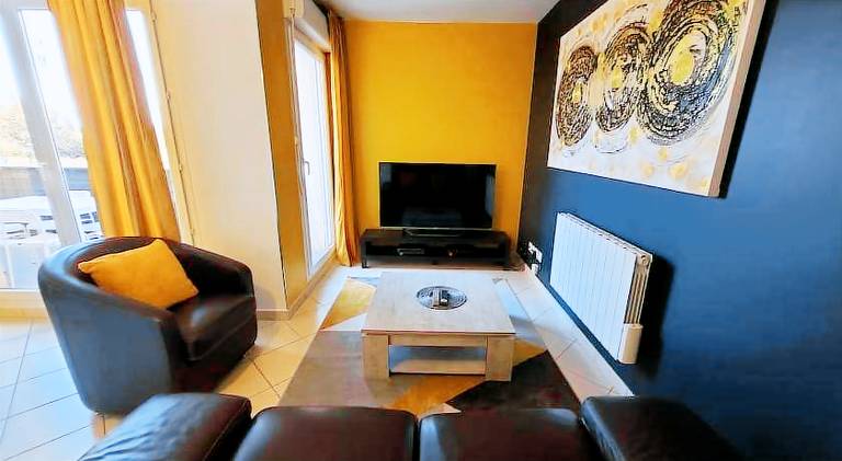 Rental apartment with 3 rooms for 6 persons in Chassieu