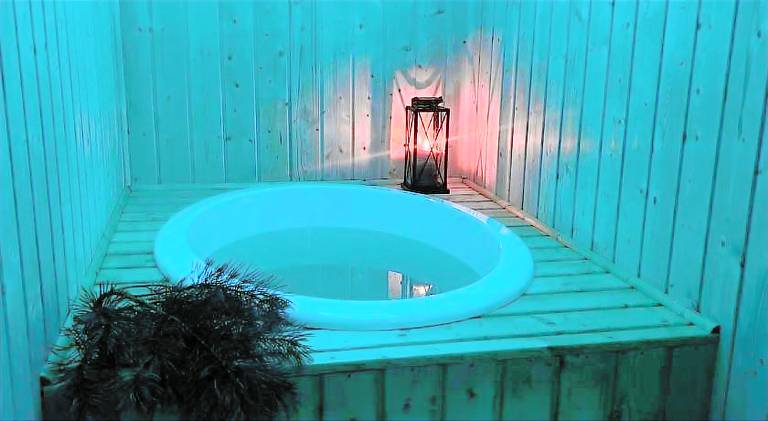 Vacation home with hot tub & pool — photo 3