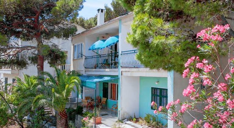 Beautiful apartment with patio & garden | Pet-friendly — photo 3