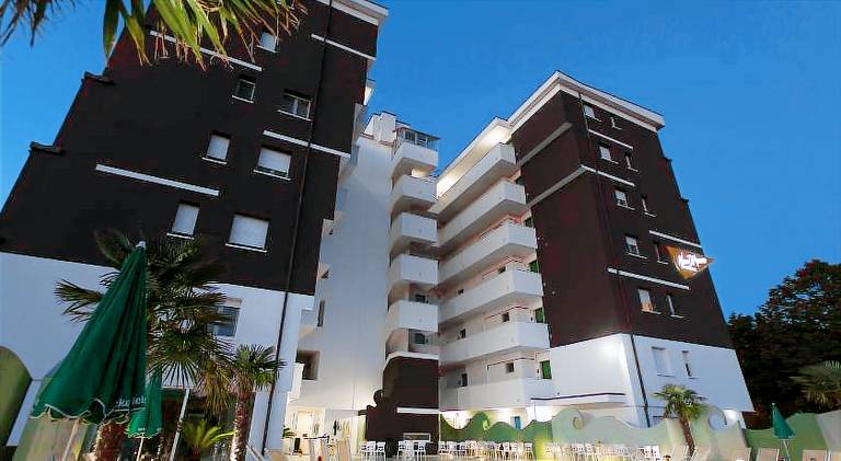 Children-friendly beautiful serviced apartment with hot tub, pool & sauna | Pets are welcome — photo 4