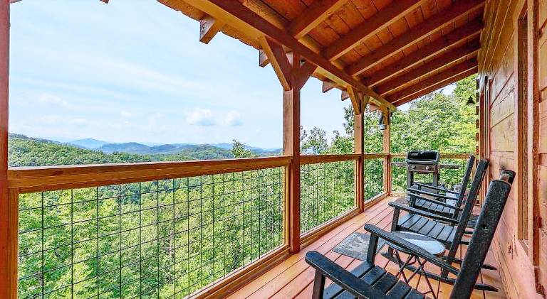 Vacation home with jacuzzi — photo 4