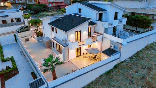 Casa Favara