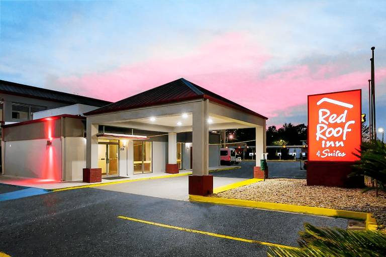 Red Roof Inn & Suites Statesboro - University in Statesboro, GA