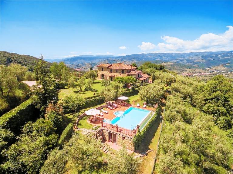 Family-oriented villa with yard, patio & private pool | Mountain view | Perfect for remote work | Dogs allowed — photo 2