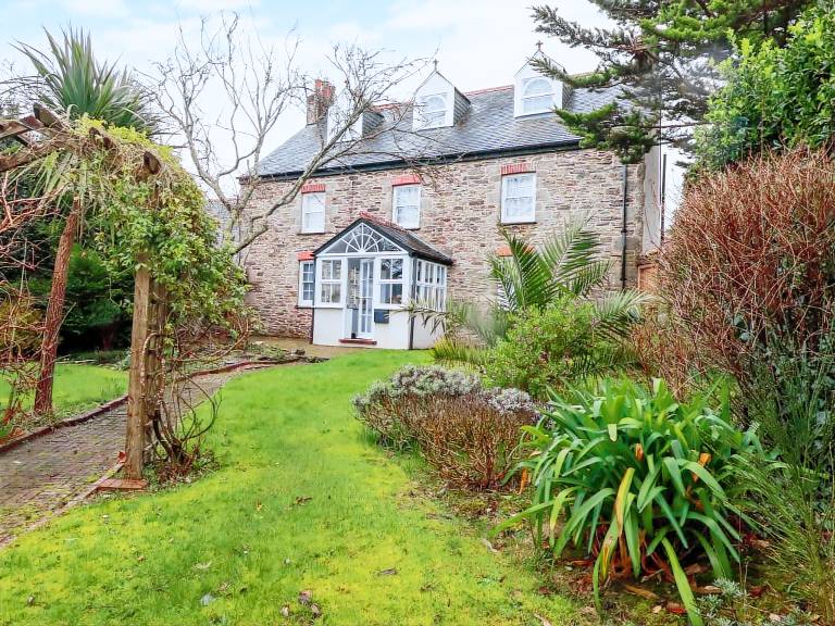 Family-friendly cottage with grill & yard | Beach view | Dogs allowed in Newquay