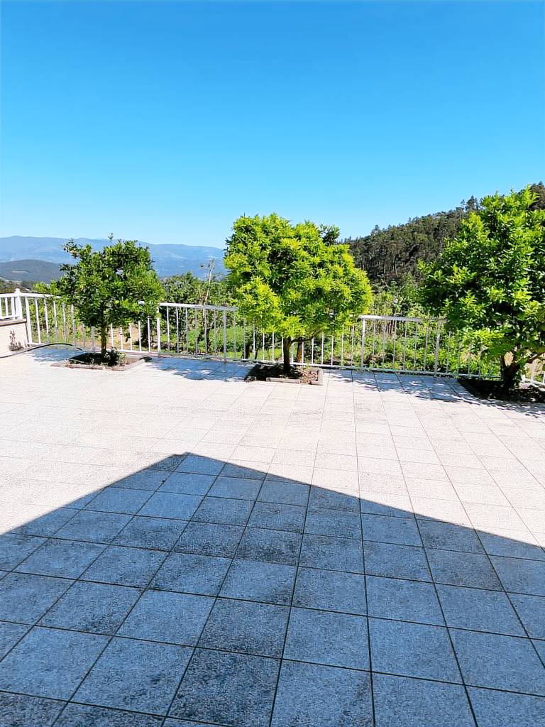 House with yard & terrace | Mountain view — photo 4