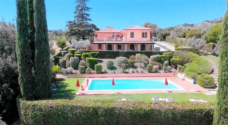 Nice holiday apartment with pool, terrace & garden | Pets are welcome in Gualdo Cattaneo