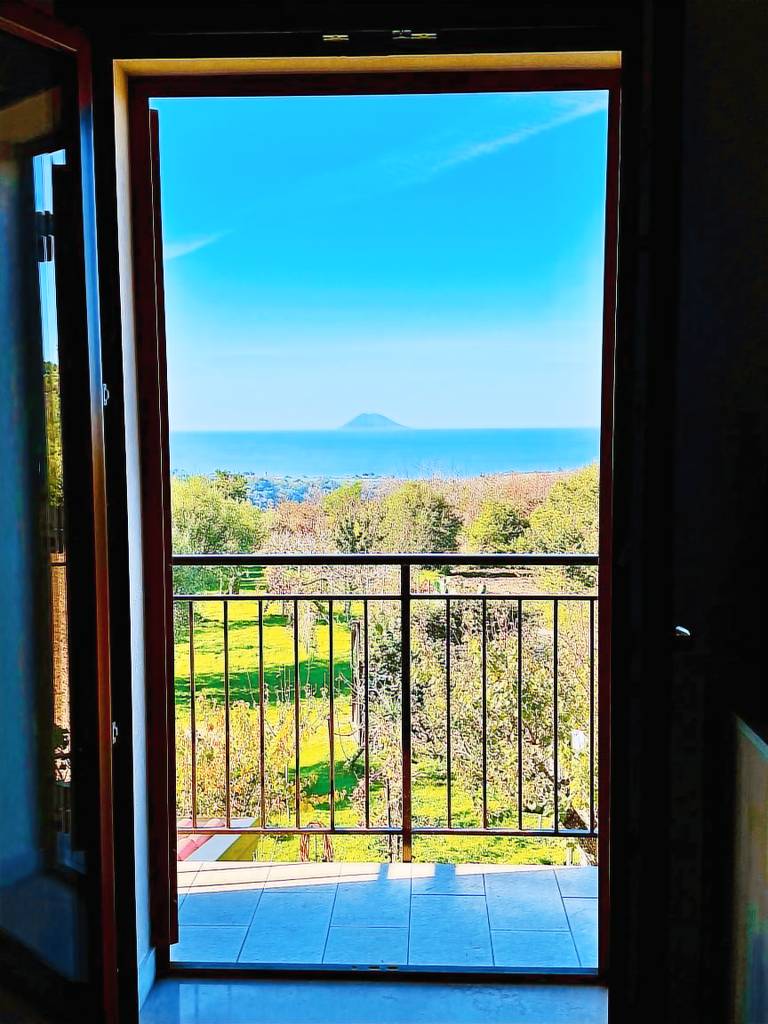 Fully equipped charming vacation home with terrace, BBQ & garden | Sea view | Pet-friendly — photo 5