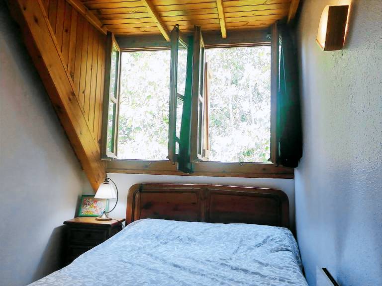 Rental apartment with yard — photo 3