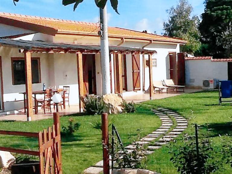 Pleasant vacation home with terrace, garden & barbecue | Pet-friendly — photo 2