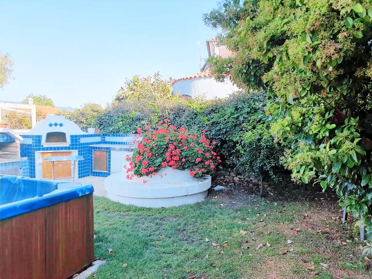 Villa 'In Riva al Mare' with Hot Tub and Wi-Fi — photo 3