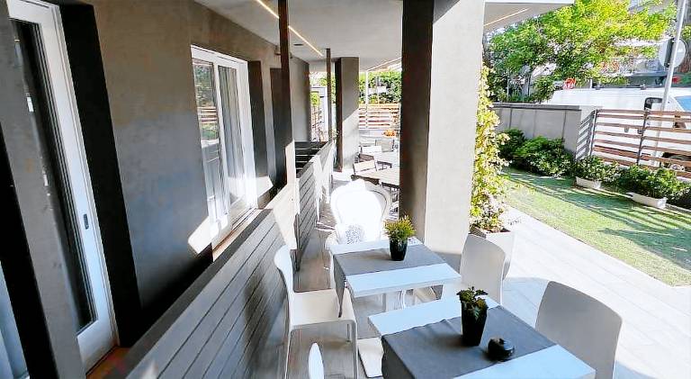 Serviced apartment with garden, terrace & pool | Good for workation — photo 4