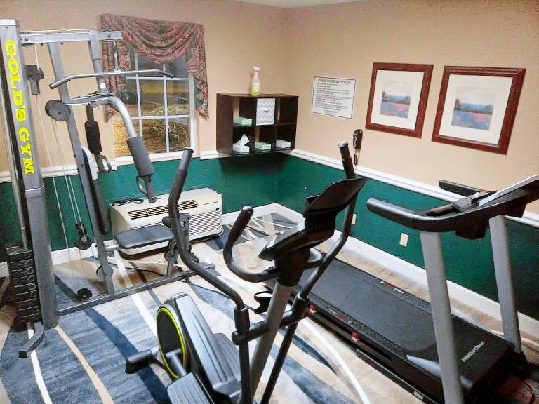 SureStay by Best Western Brunswick — photo 3