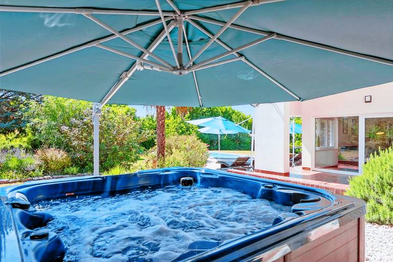 House with patio, grill & private pool — photo 4