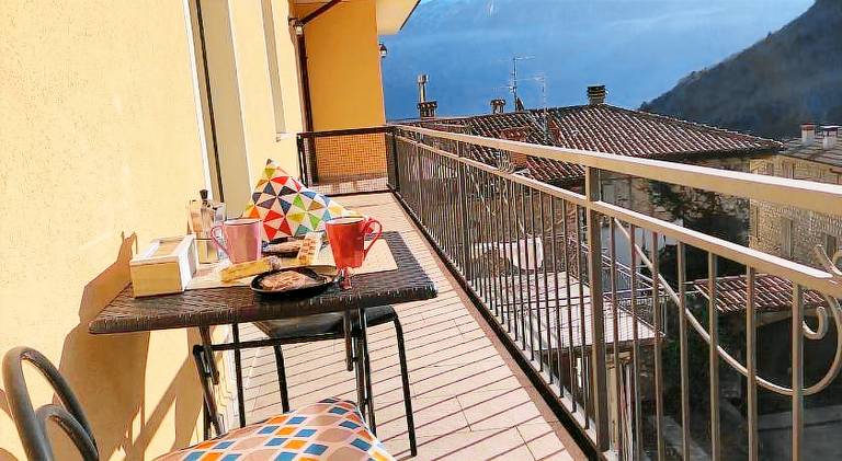 Apartment with patio, garden & pool — photo 3
