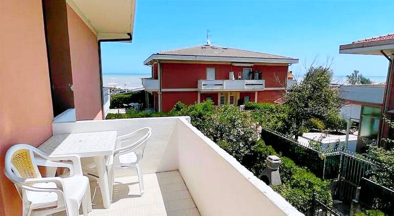 Holiday apartment with terrace — photo 5