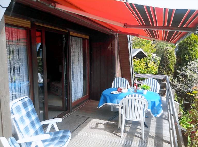 Bezauberndes Nurdach-Ferienhaus im Ferienpark Fedderwardersiel in ruhiger Lage — photo 2