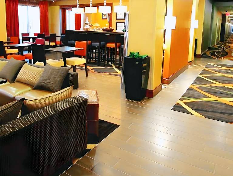 Hampton Inn Keokuk — photo 5