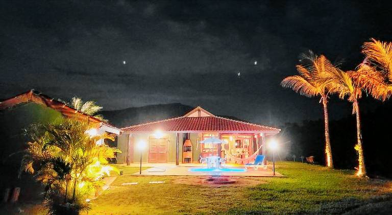 Nice chalet with hot tub & pool | Dogs allowed in Taubaté