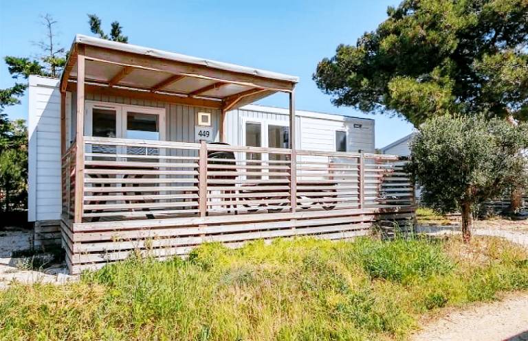 Camping with terrace, pool & yard — photo 3