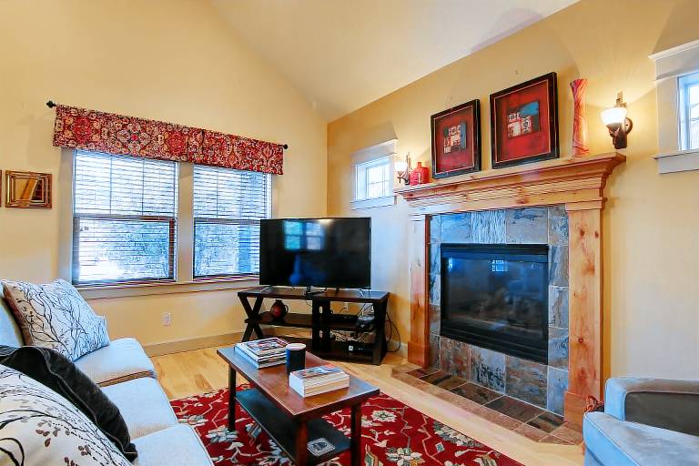 Wild Meadow - NW Bend, Spacious, Amazing Location, Bonus Room, Forest Trails — photo 2