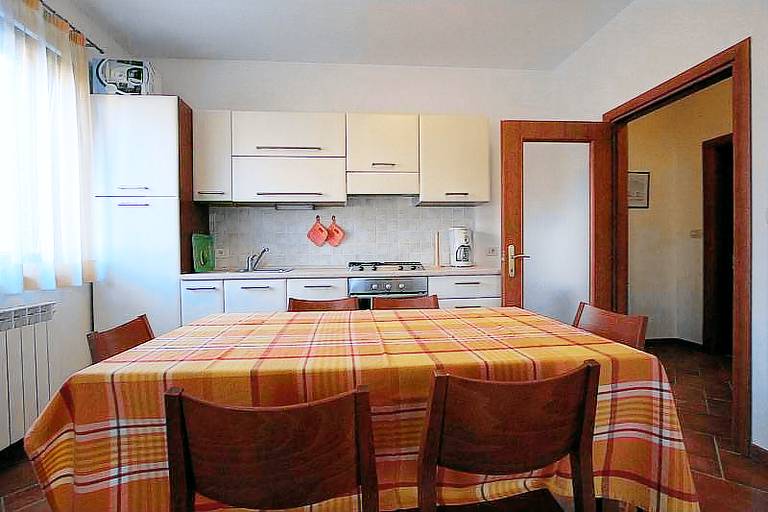 Apartment with barbecue & patio — photo 3